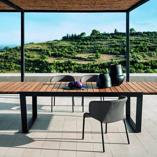 Nabu extendable store dining table