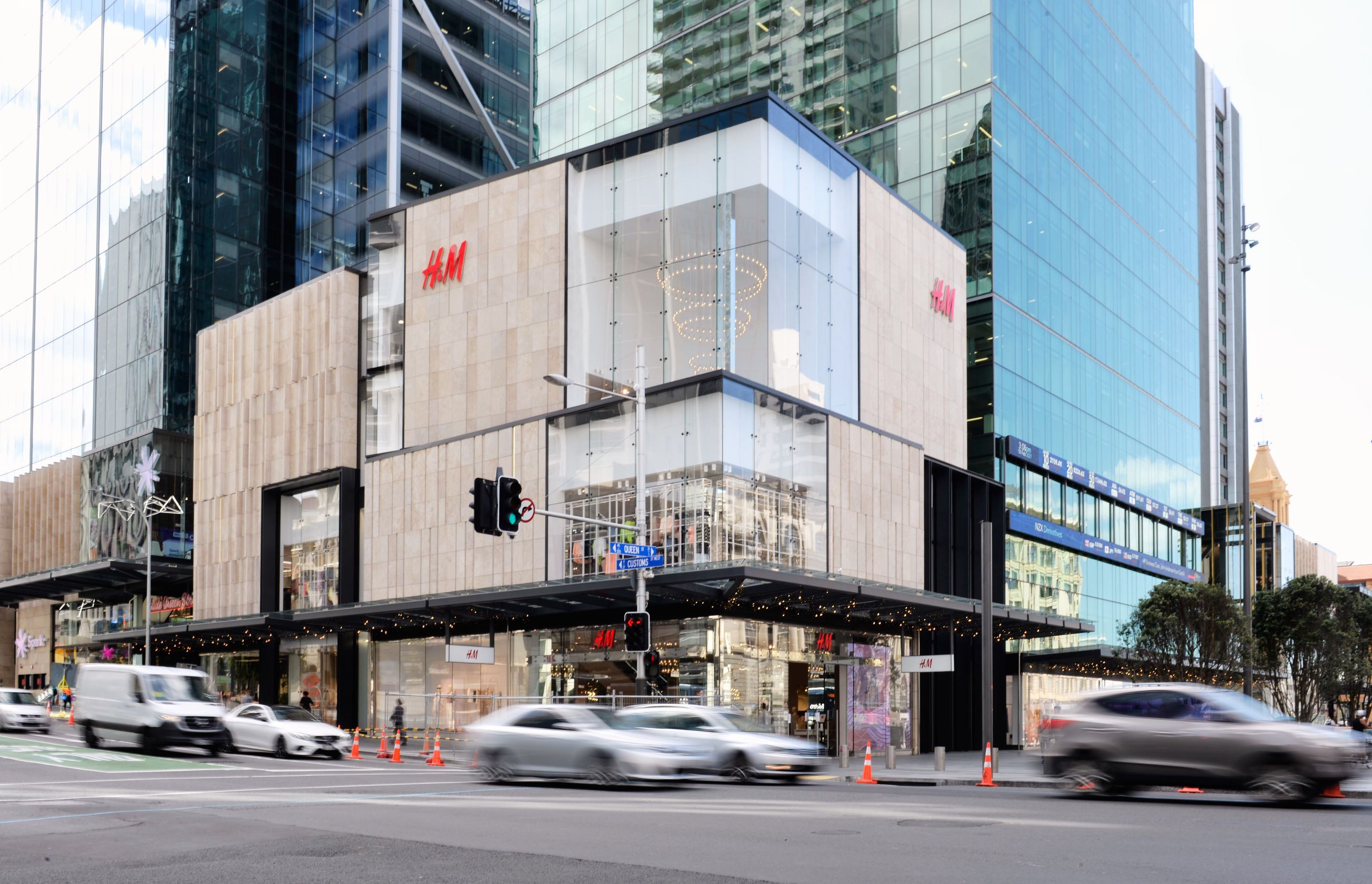 H&m commercial bay sales