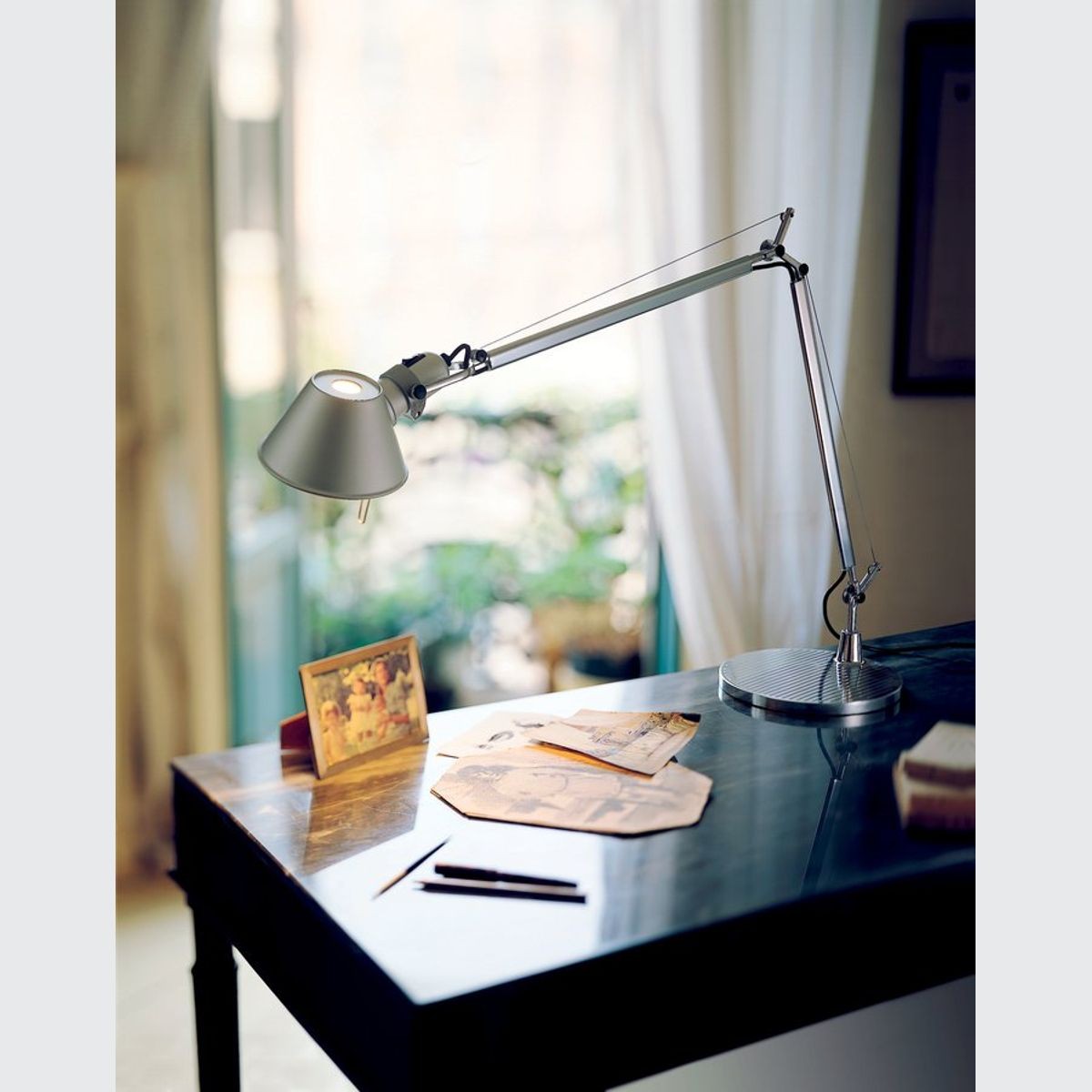 The standard shop table lamp