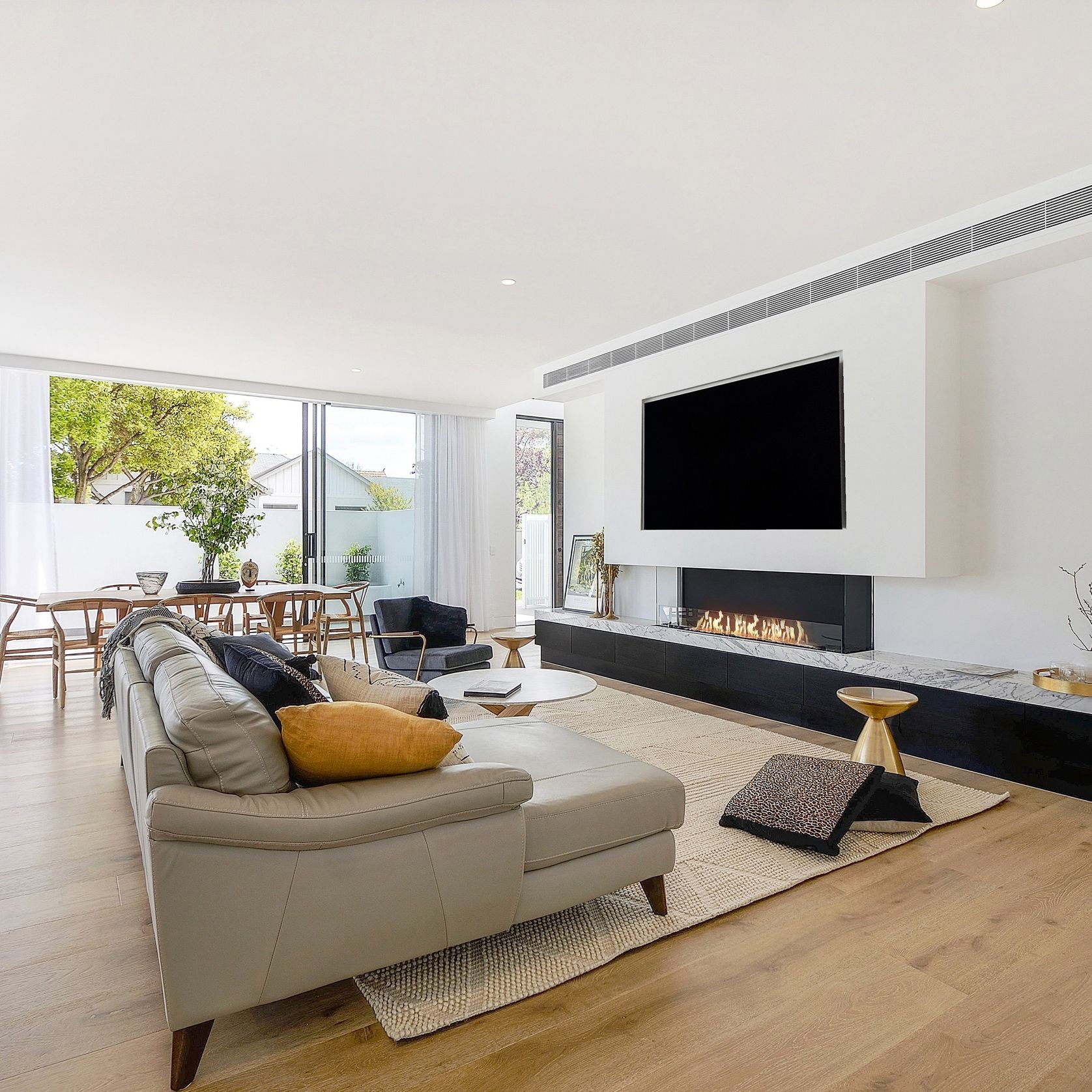 EcoSmart™ Flex 68BY Bay Fireplace Insert gallery detail image