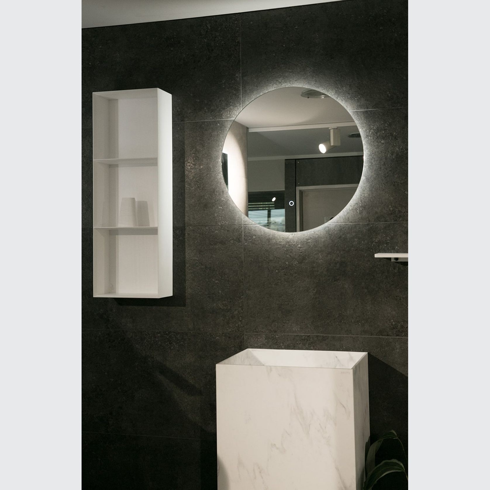 Frameless Backlit Round LED & Demister Mirror ArchiPro NZ