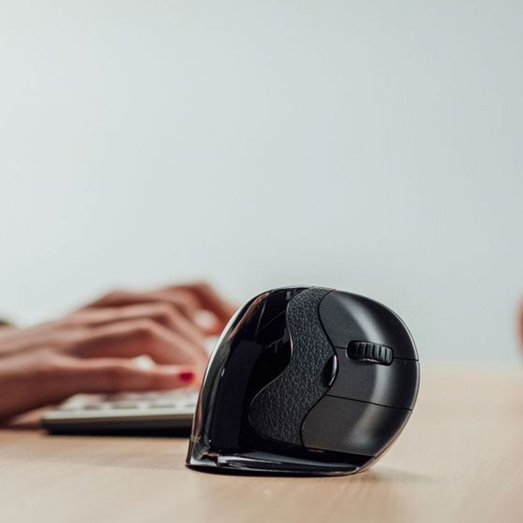 Evoluent D Wireless Vertical Mouse gallery detail image