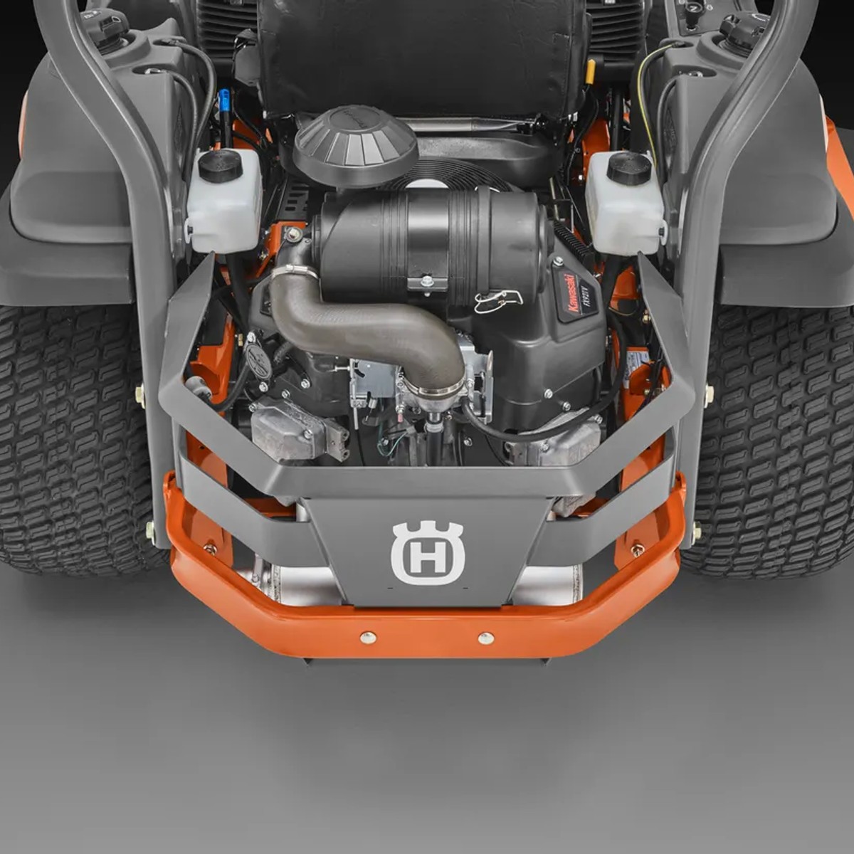 Husqvarna z560x top zero turn mower