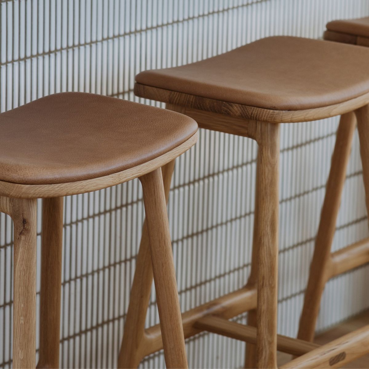 スツール ODD STOOL ODD STOOL Sketch Odd Upholstered Barstool