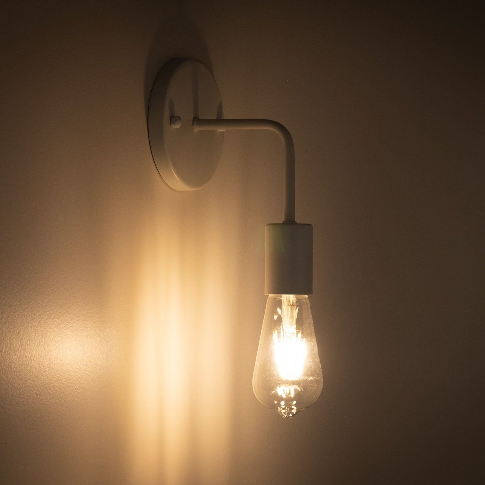 Modern Wall Light gallery detail image