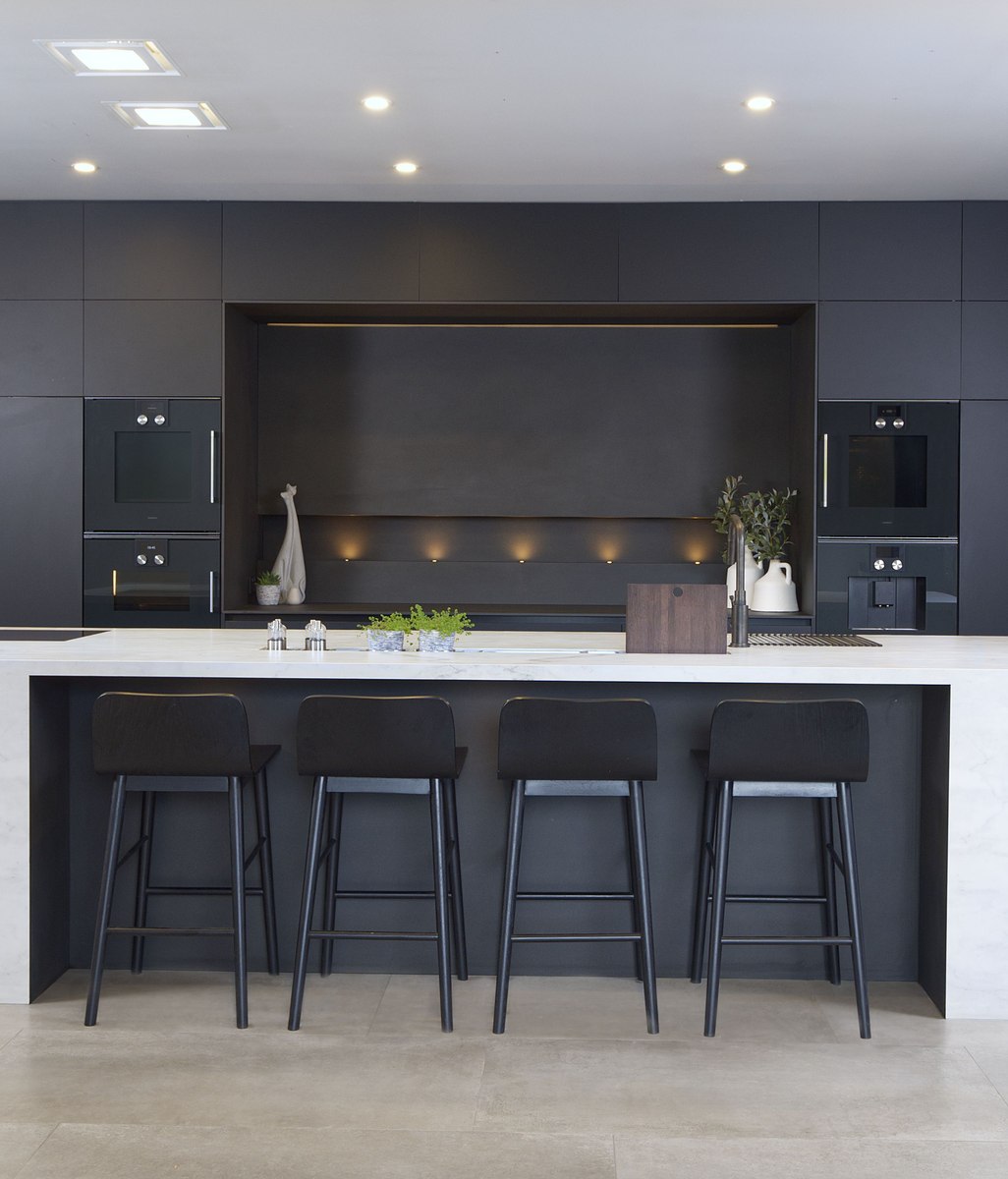 Yin and yang: a guide to light versus dark kitchen design