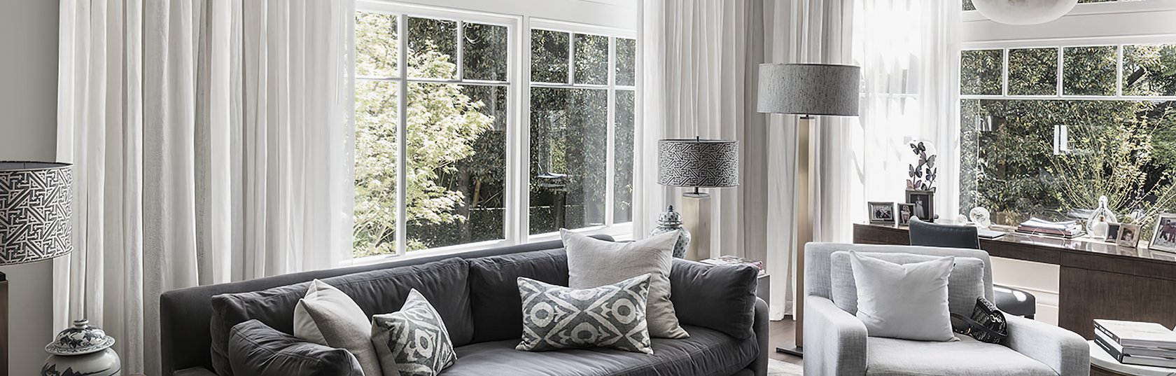 How to choose curtains for your living room