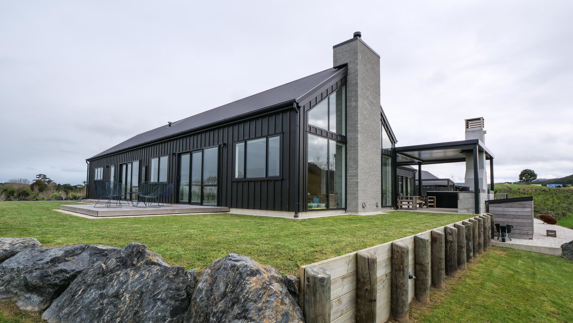 The benefits of pre-painted plywood timber cladding