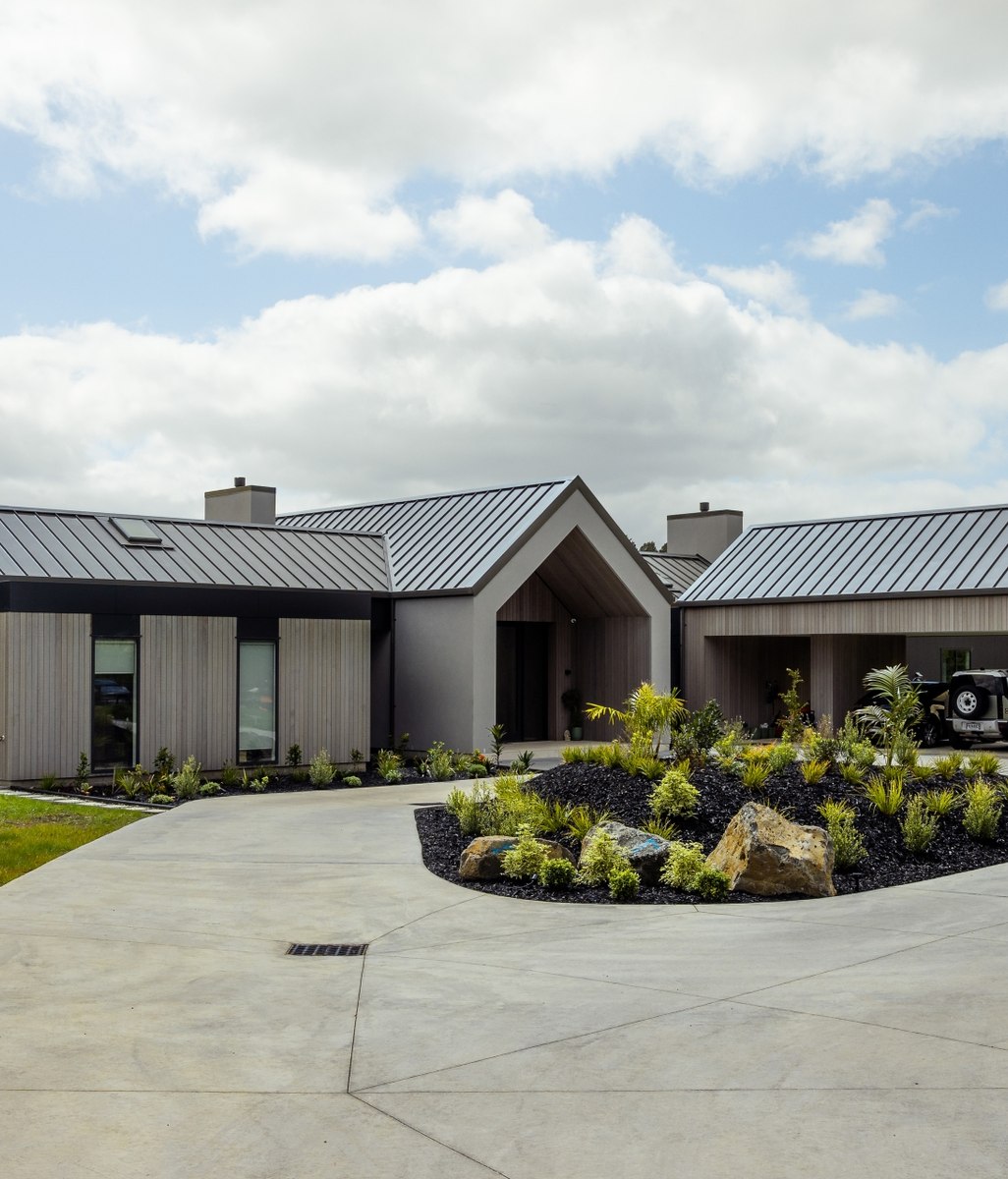 Specialised vs. Full-Service Agencies: Choosing the Right Partner for Your Architectural Projects