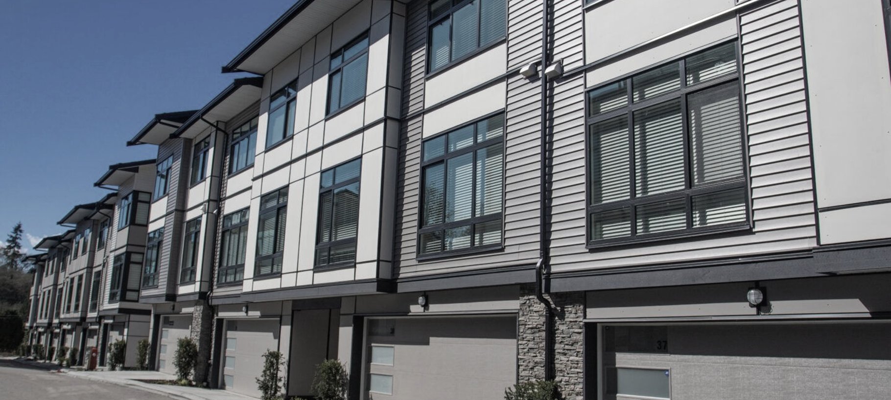 Fire rating requirements for overhanging floors