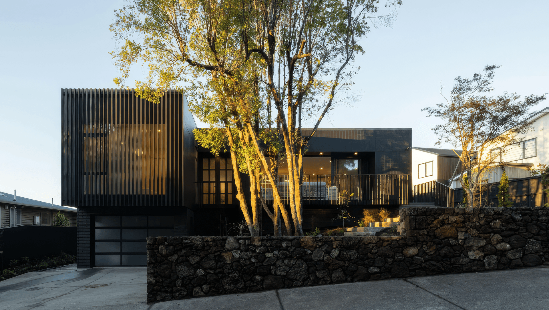 Mike Roulston Refined Living in Epsom: Balustrading as a Defining Architectural Feature