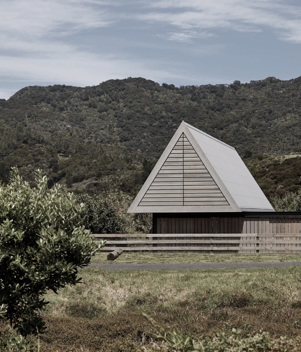 A Great Barrier Island bach combining fale typology with a nautical marker