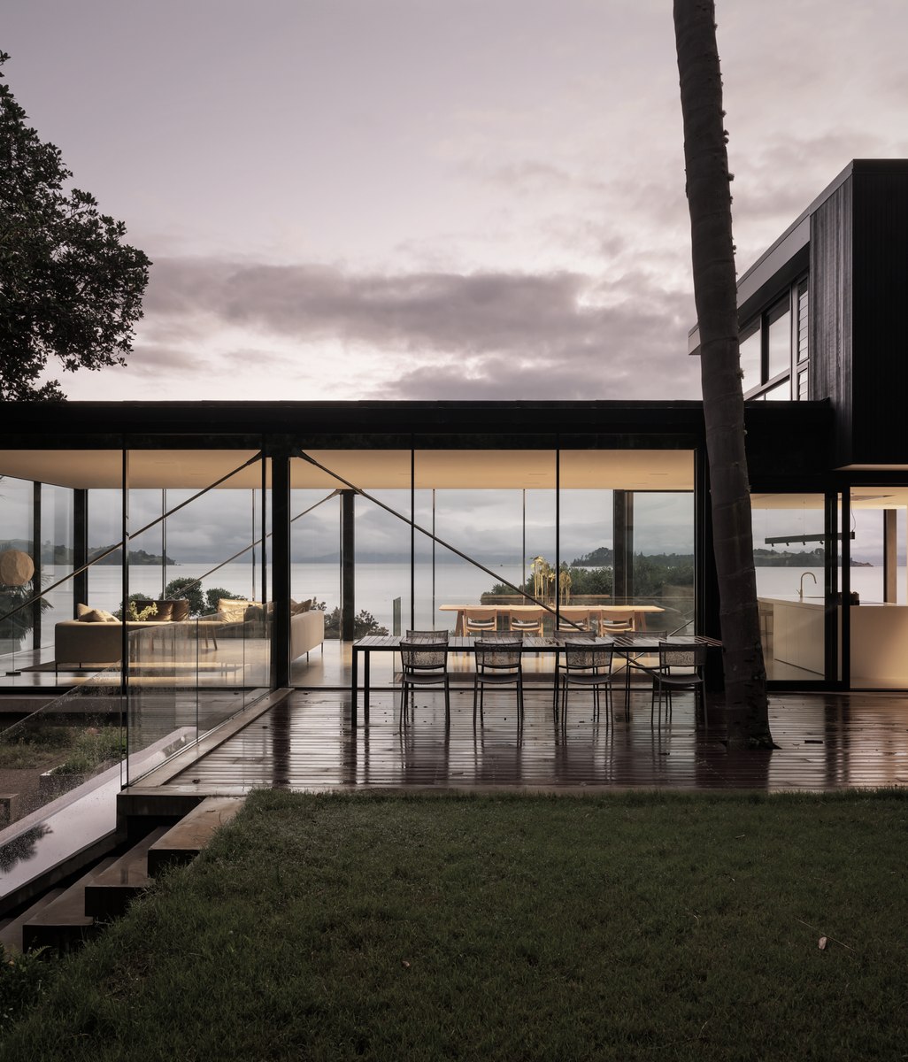 An airy new build embraces the Kiwi experience