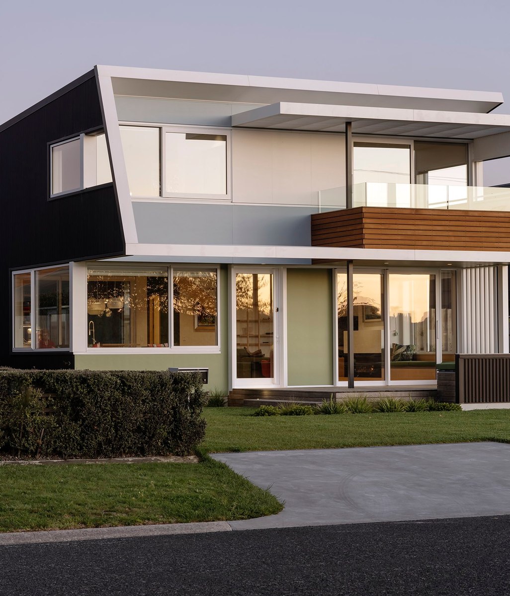 A joyful holiday home inspired by mid-century modern design