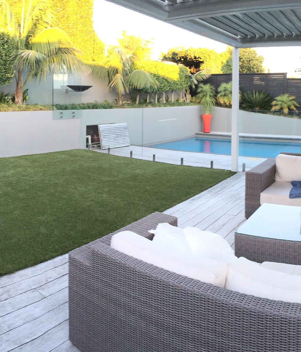 Summer entertaining made easy with artificial grass