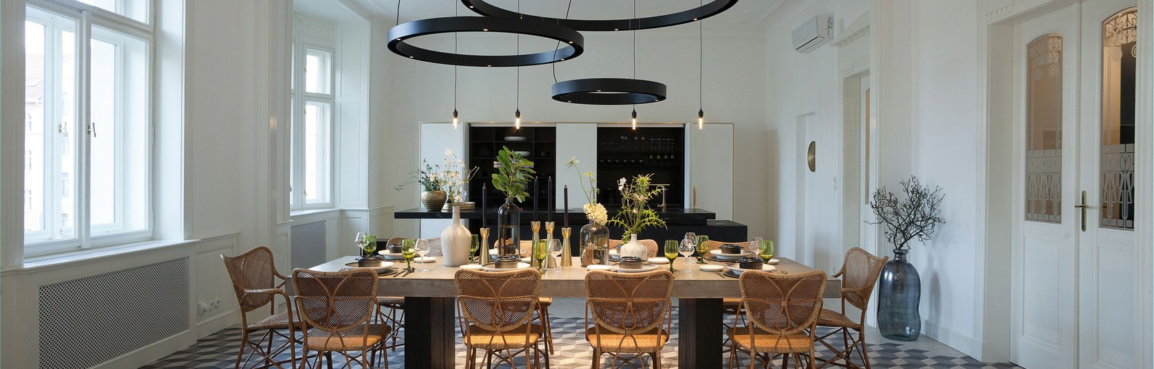 Lighting design: different style ideas for lighting above your dining table