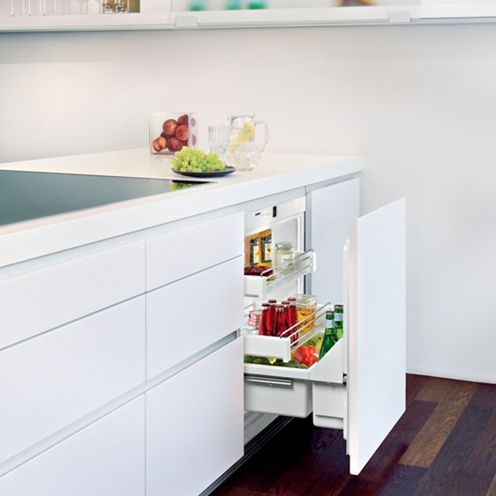 Integrated fridge with on sale pull out drawers