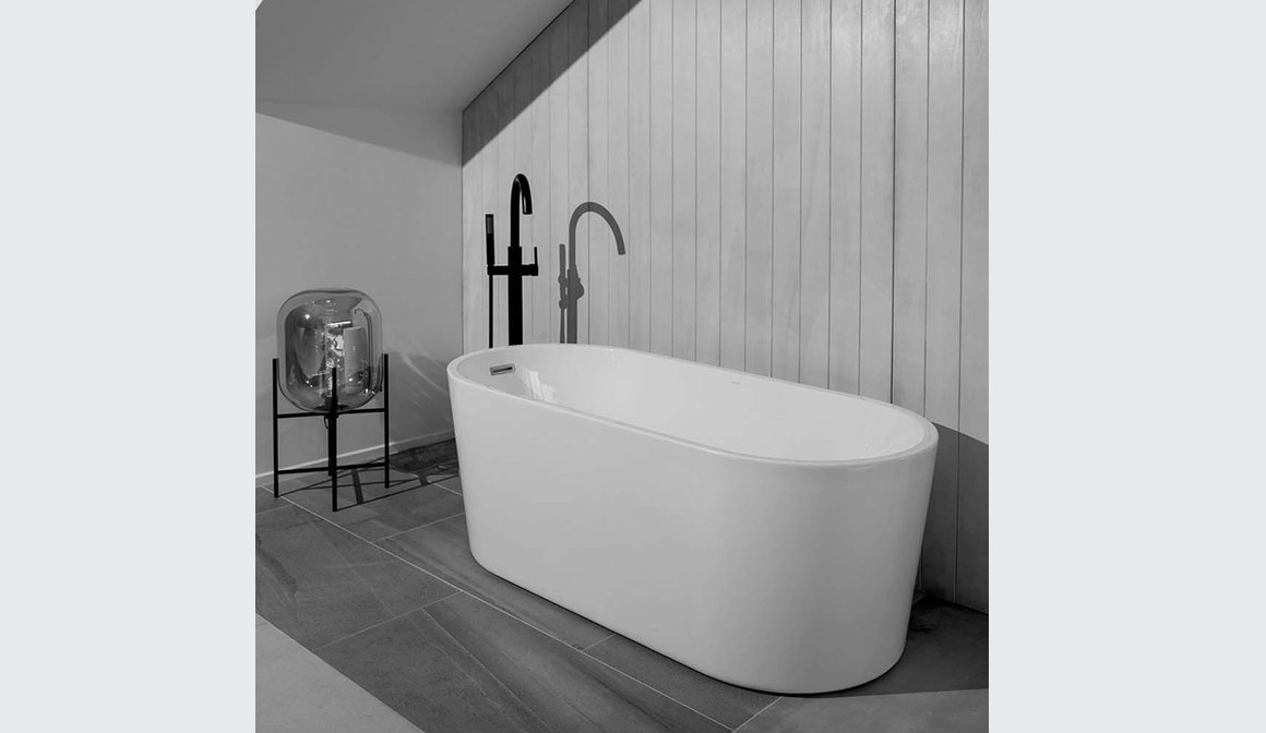 Alexa Acrylic Bath 1700 Gloss ArchiPro NZ