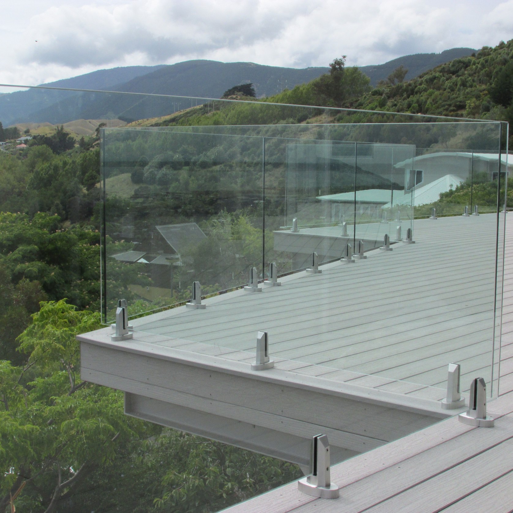 Edgetec Matador® Mini Post Glass Balustrade System Archipro Nz