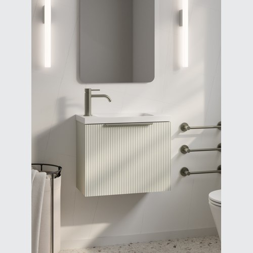 Matte White Lineare Pillar 550 Vanity