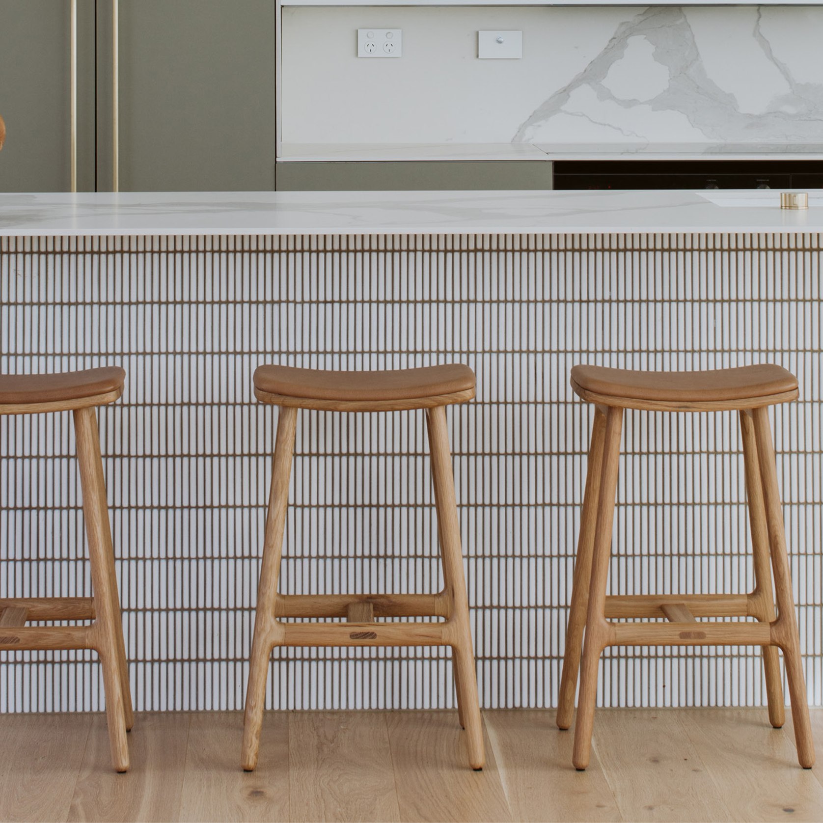 スツール ODD STOOL ODD STOOL Sketch Odd Upholstered Barstool