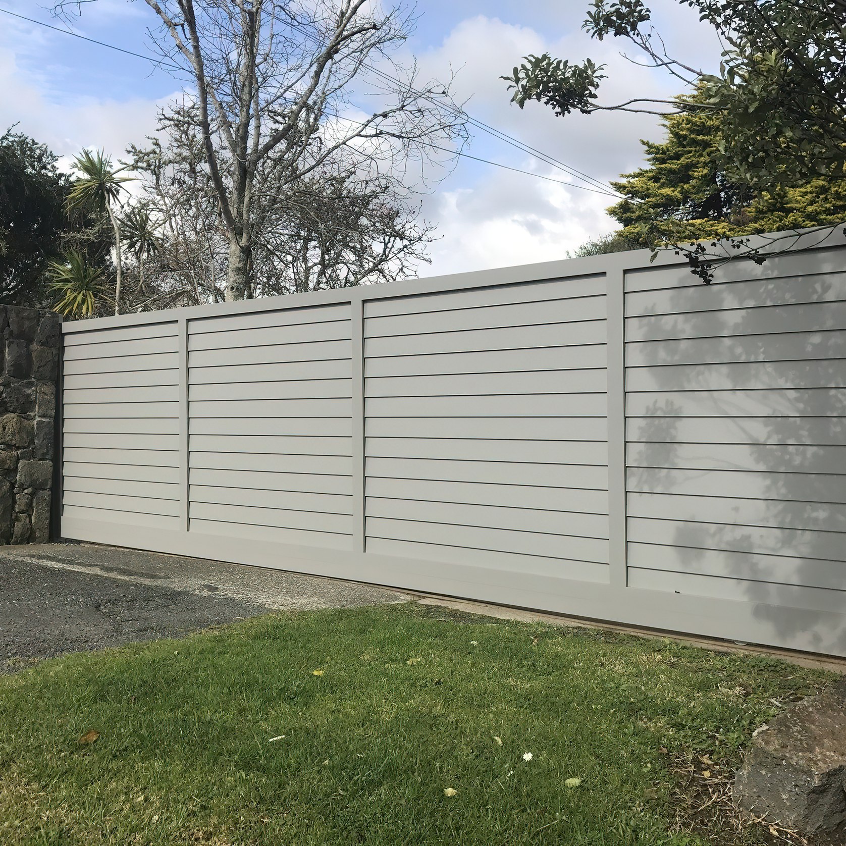Weatherboard Driveway Gates | ArchiPro NZ