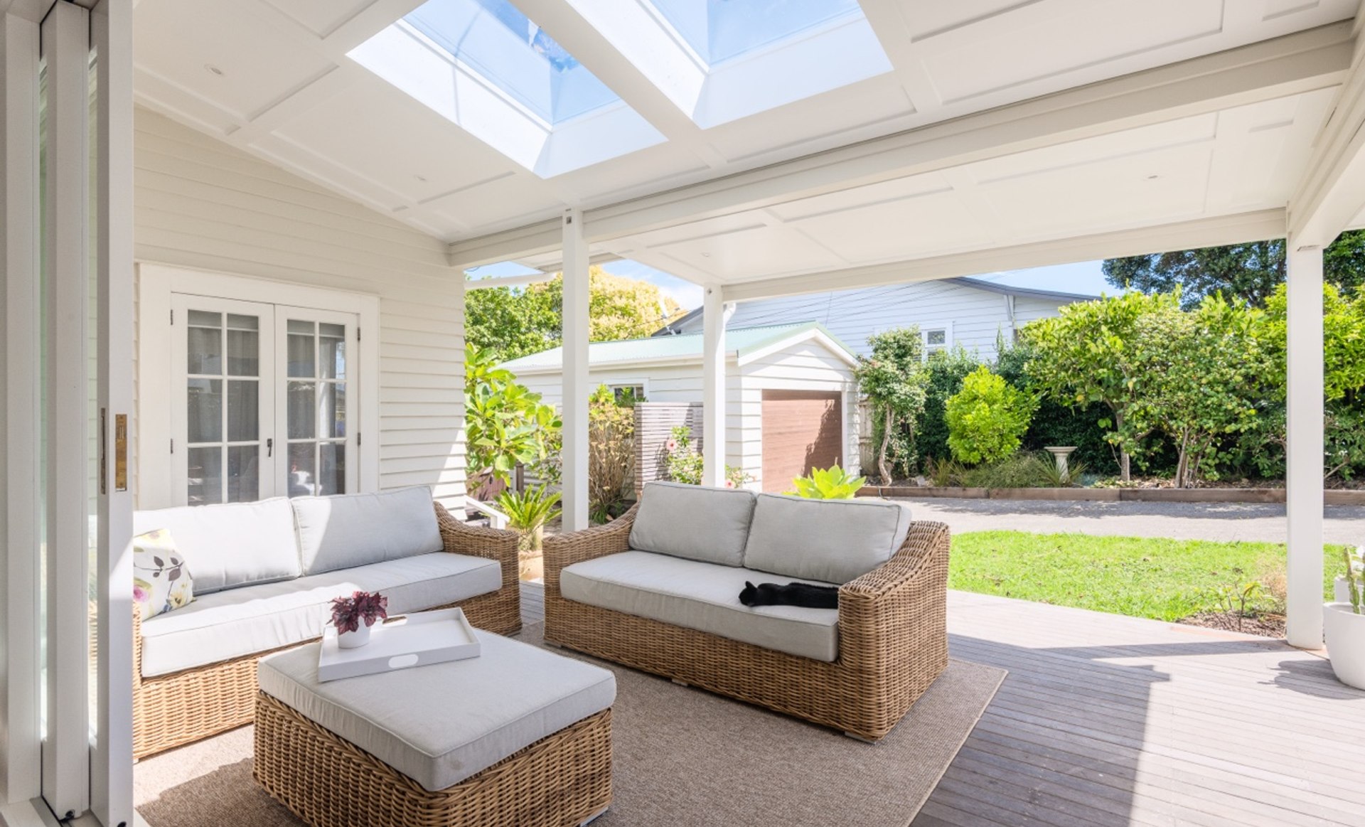 Narrow Neck - Alterations & Verandah Upgrade