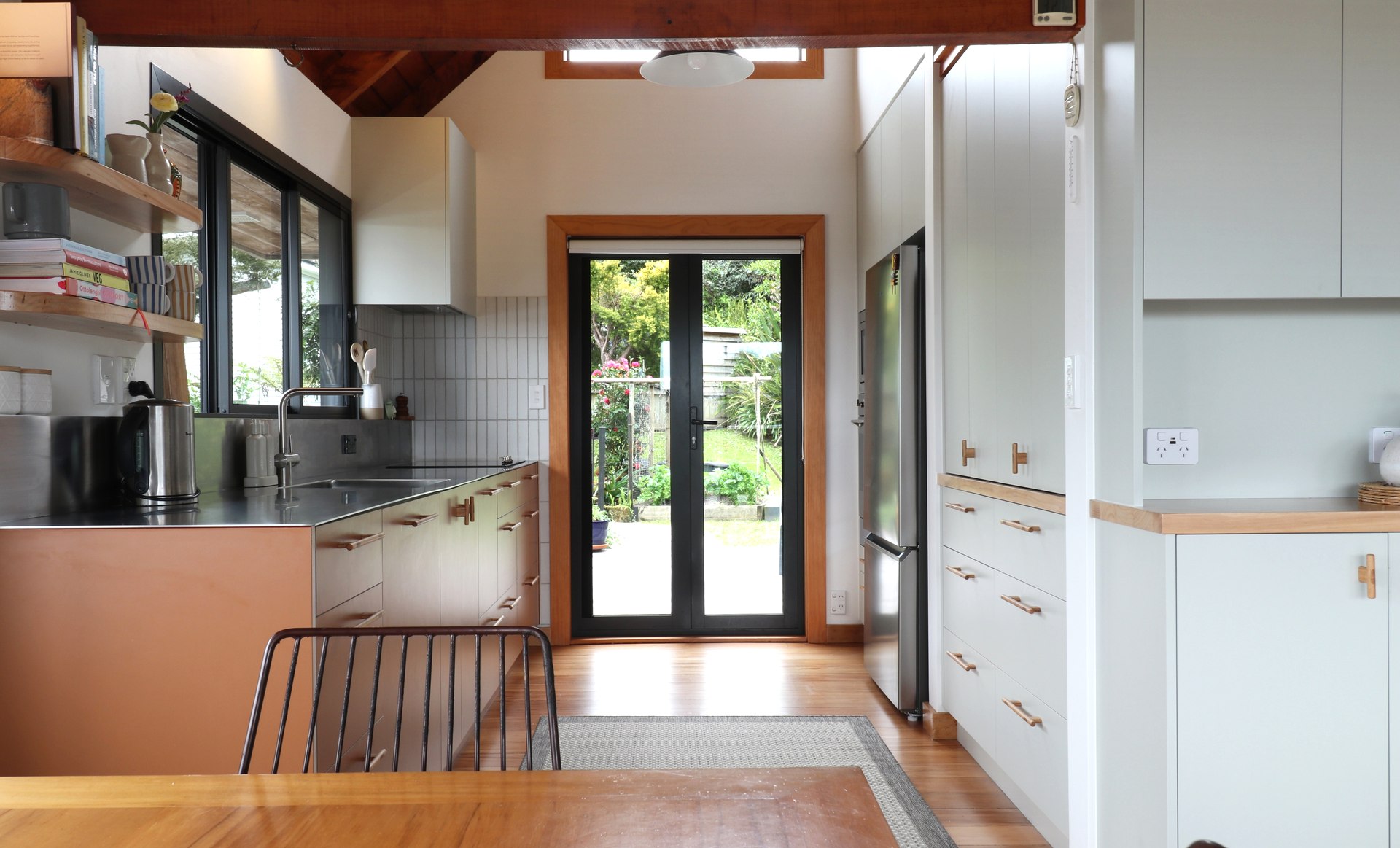 A Kitchen That Feels Right at Home: A Stanmore Bay Renovation