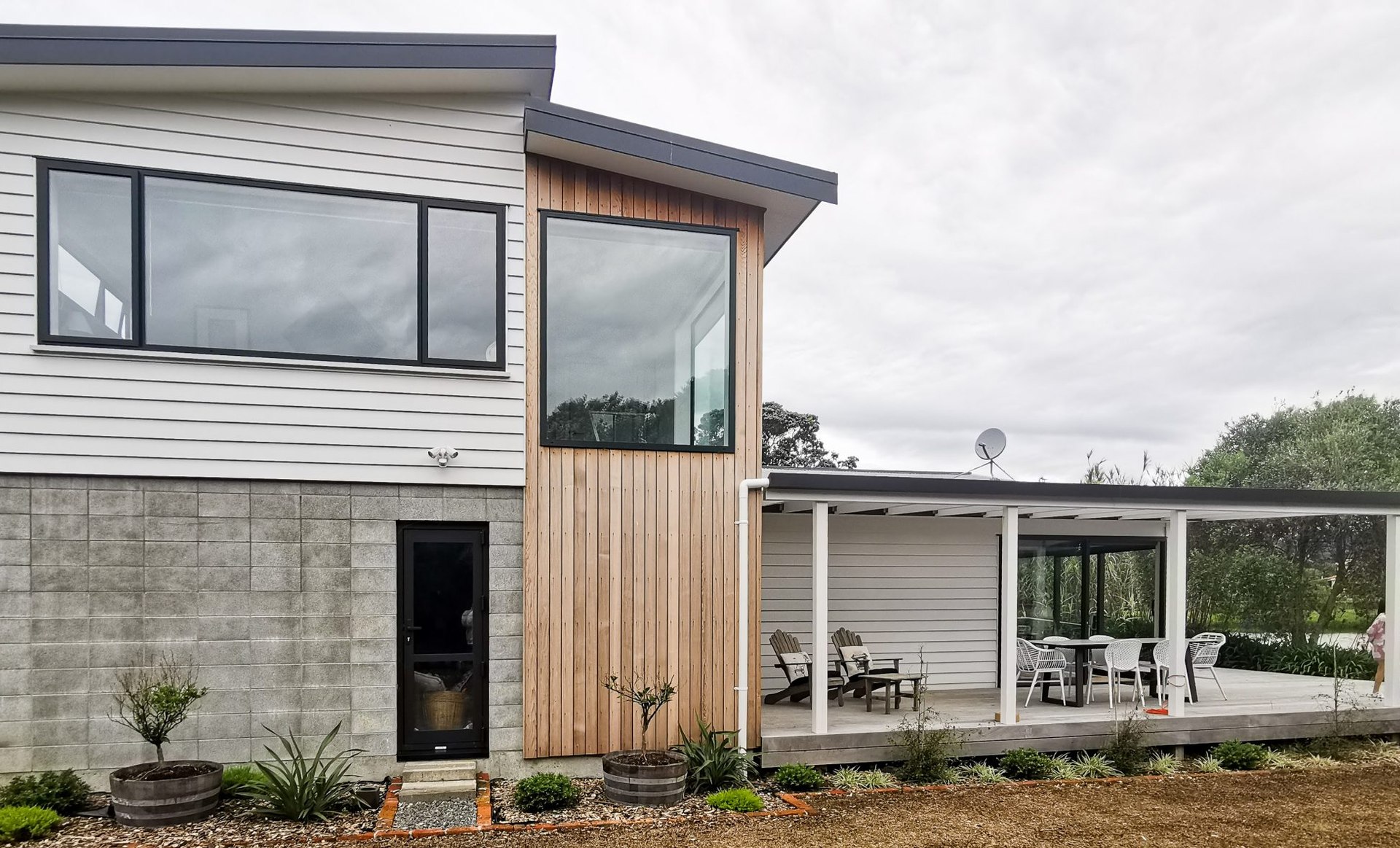 Lagoon-side Residence