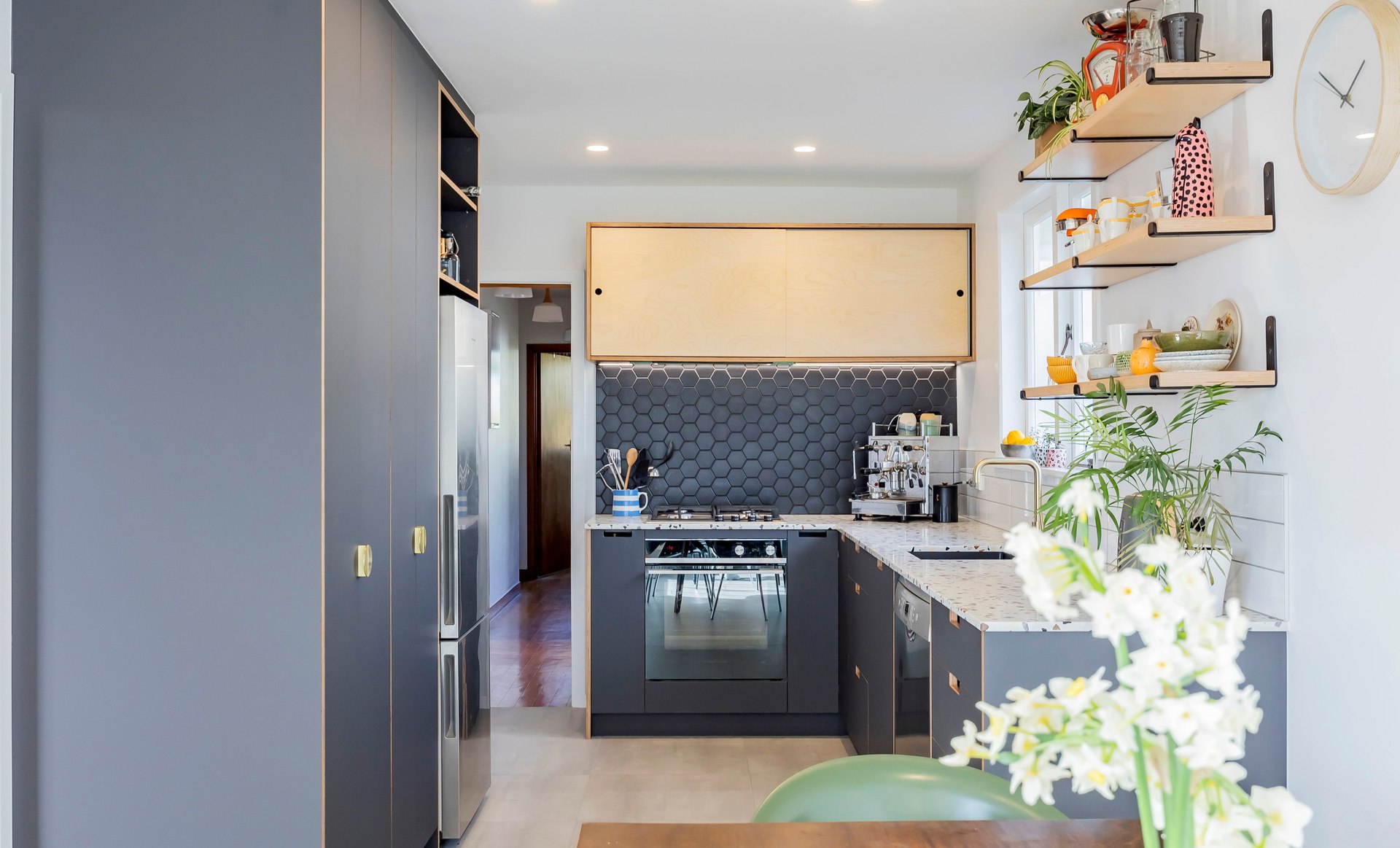 "Innovative Kitchen Transformation: A Blend of Functionality and Elegance"