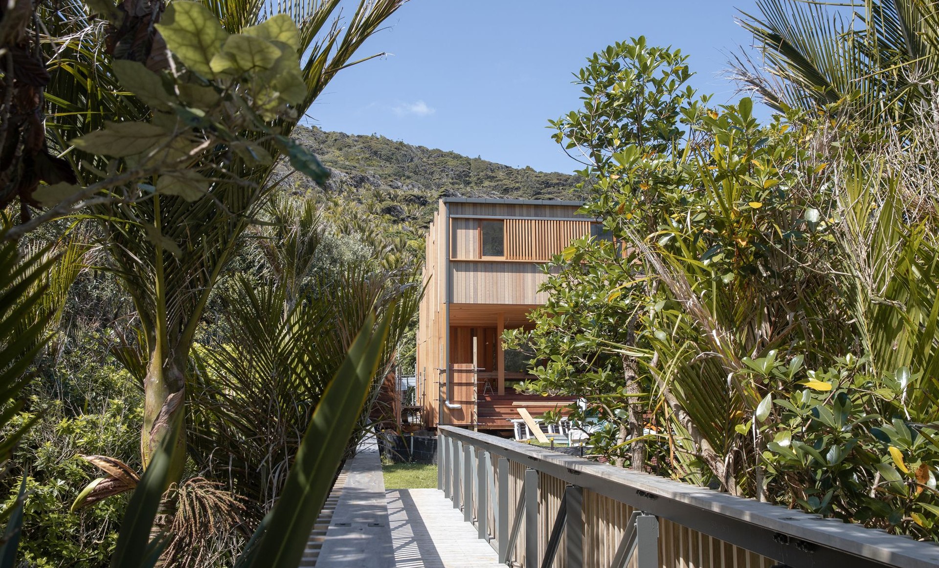 Garden Road, Piha